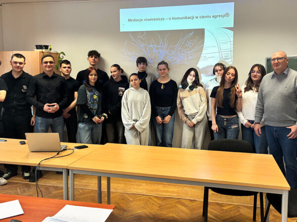 Trening praktycznych umiejętności prowadzenia mediacji rówieśniczej